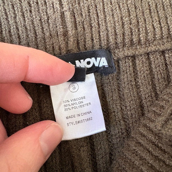 Sweater Set size Small - Picture 2 of 6